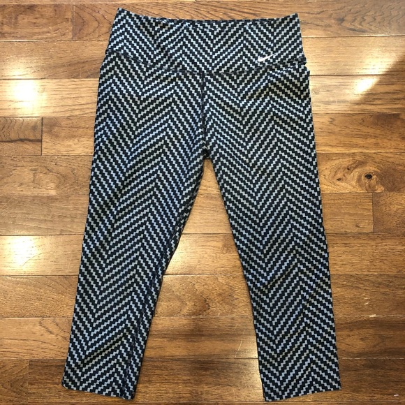 Nike Pants - NIKE DRI Fit Geo Print Crop Leggings